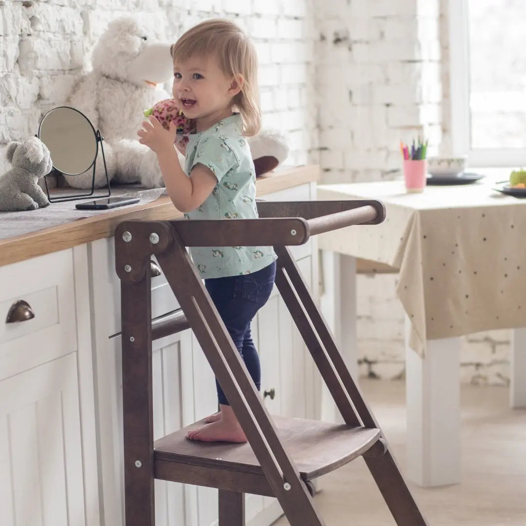 Wooden Kitchen Helper for Preschool - Chocolate - Goodevas